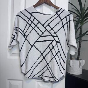 Ember Black and White Modern Sweater T Shirt Women's Size Small